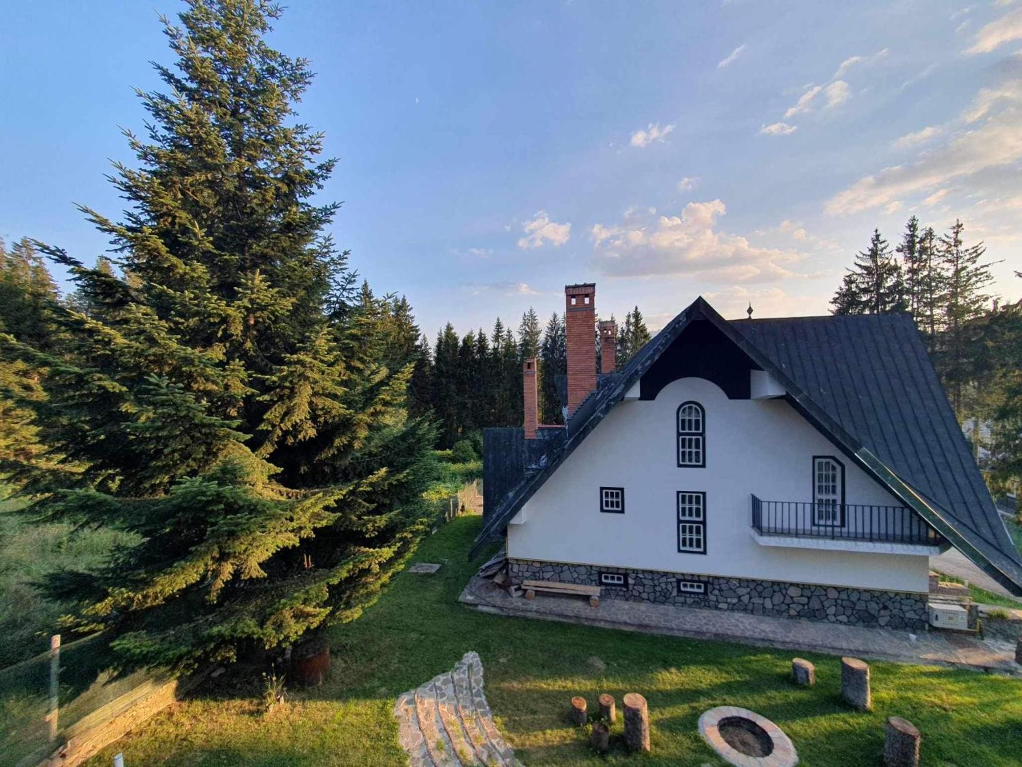 Pine Peak Apartments プレデアル エクステリア 写真